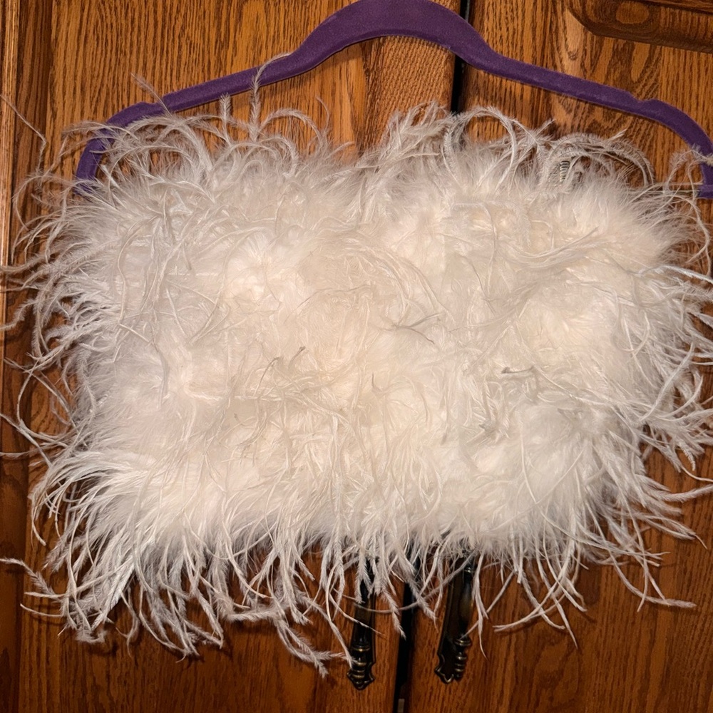 White feather cropped bandeau top.